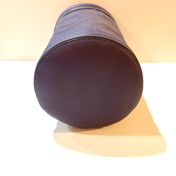 Monat Cylindrical Travel Cosmetic Bag in Light Purple New, Never Used. - Picture 4 of 7